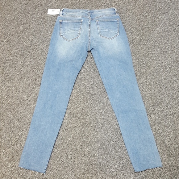 Driftwood JACKIE Embroidered Jeans NWT - Picture 3 of 3